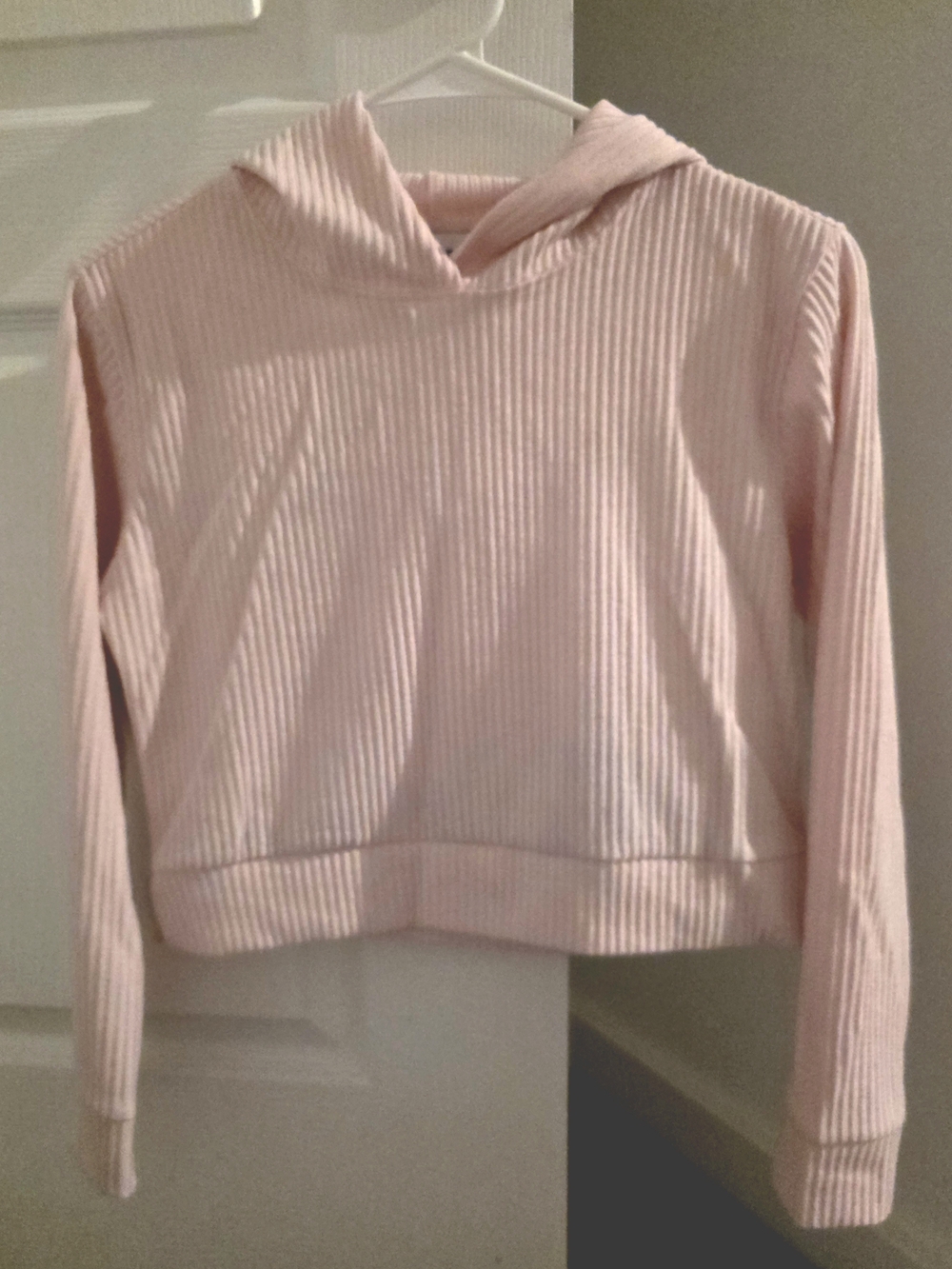 Cropped Ribbed Hooded Pullover - Light Pink